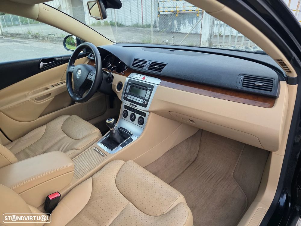 VW Passat Variant 2.0 TDI Confortline - 18