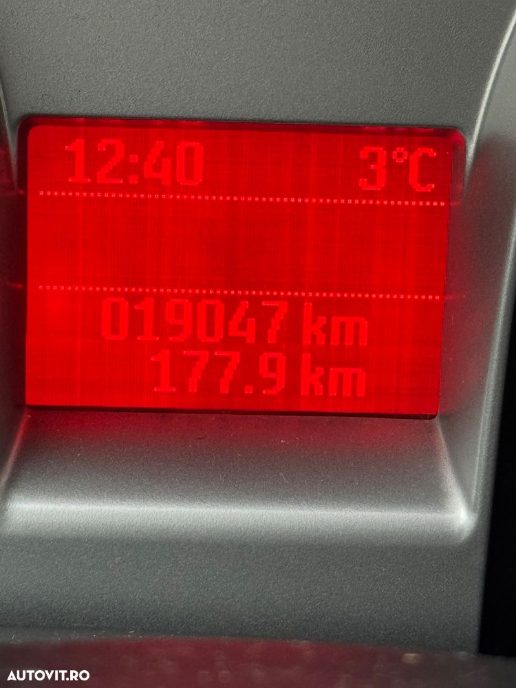 Ford Focus 1.6 Ambiente - 10