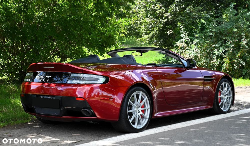 Aston Martin Vantage - 25