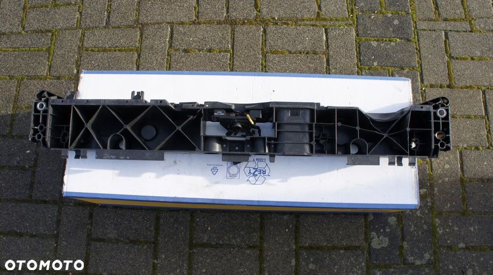 PAS PRZEDNI ZAMEK RENAULT CLIO IV - 5