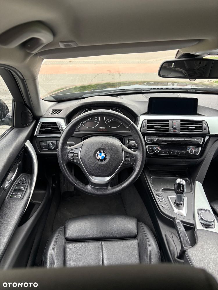 BMW Seria 3 320d Sport Line - 24