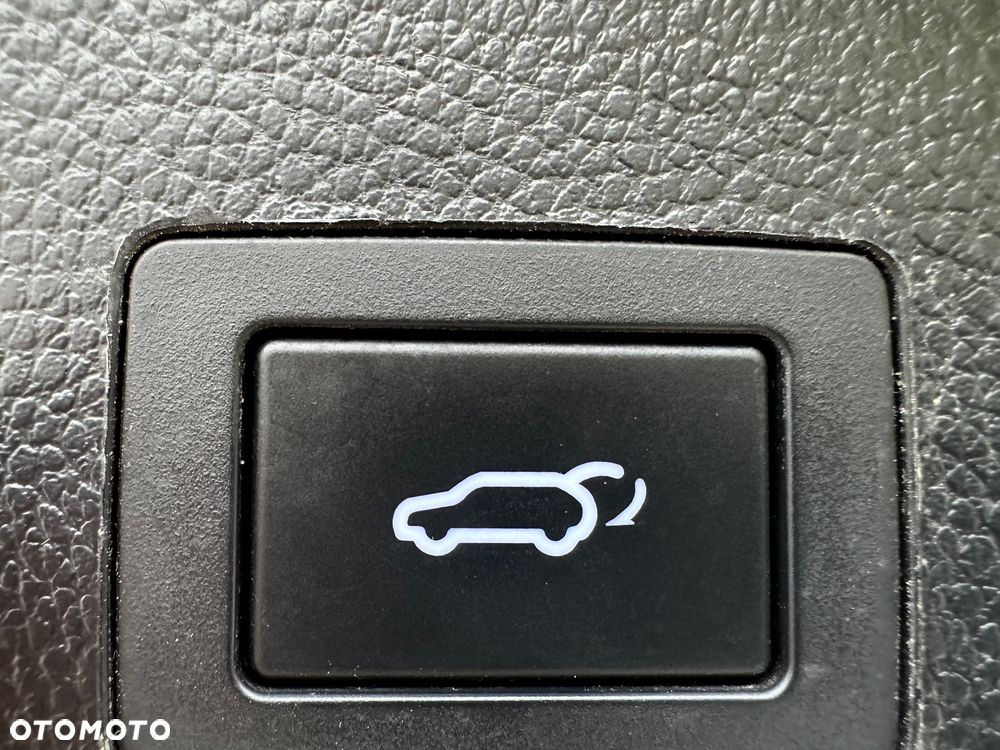 Hyundai i40 Kombi 1.7 CRDi DCT Premium - 24