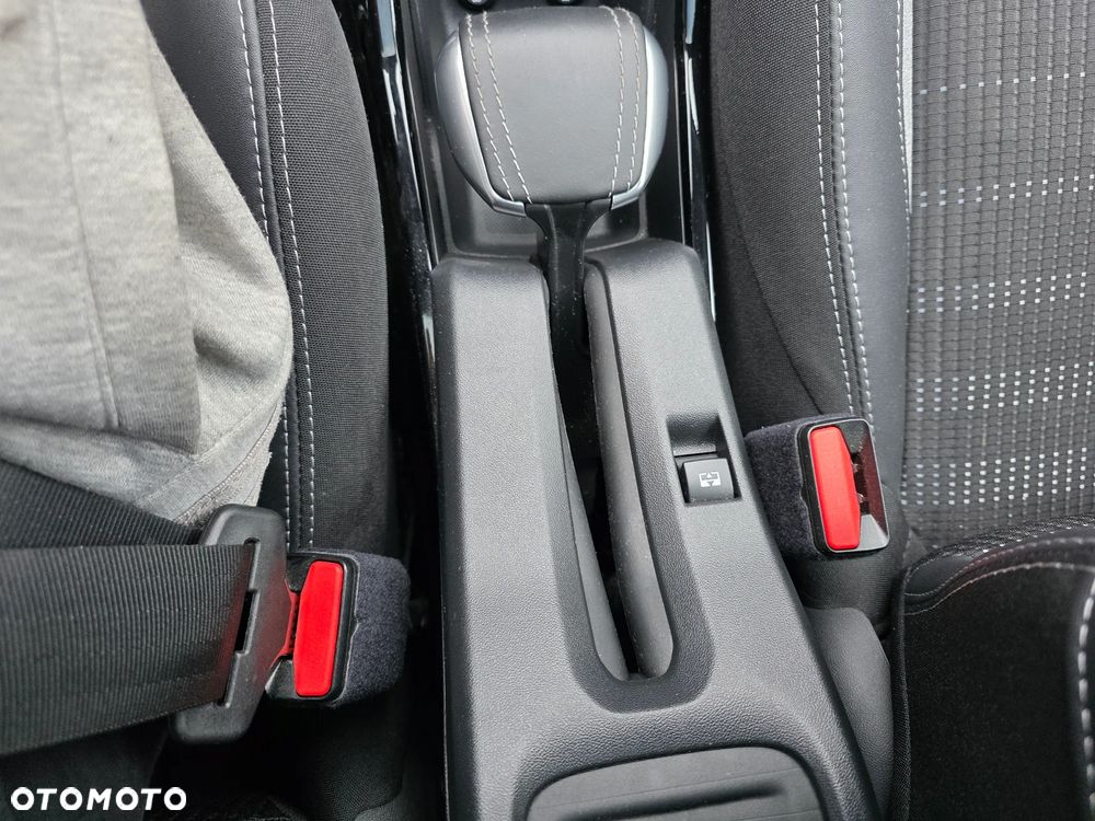 Peugeot 2008 1.2 Pure Tech Style S&S - 18