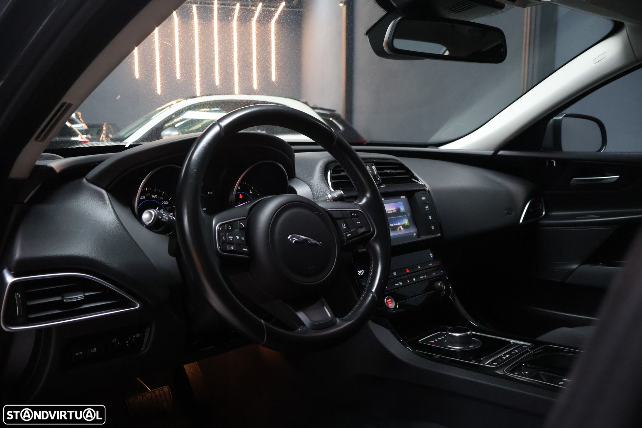 Jaguar XE 2.0 D Prestige Aut. - 5
