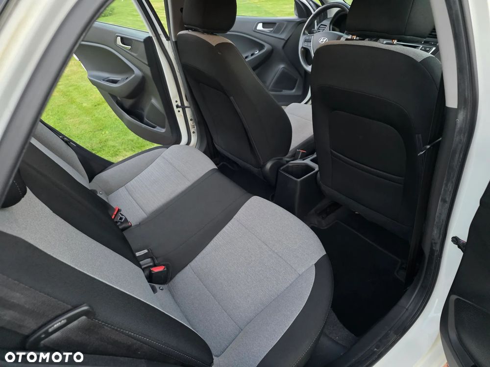 Hyundai i20 1.2 Trend - 11