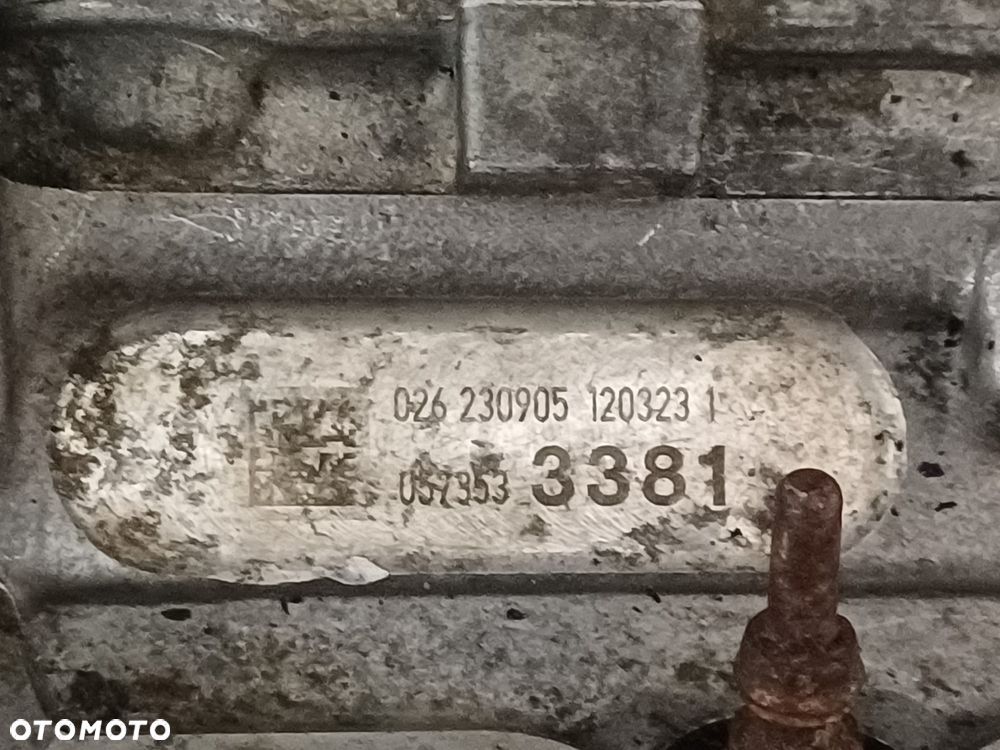 NR 62 Głowica silnika lewa Audi A8 D3 4,2TDI 057353 057285 - 9