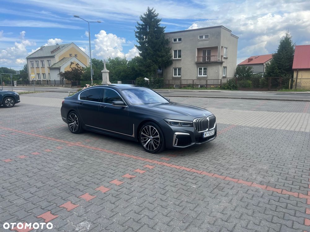 BMW Seria 7 745e - 10