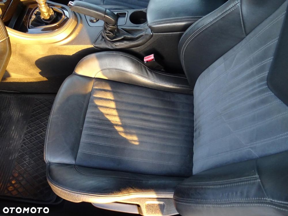 Peugeot RCZ 2.0 HDi FAP 165 - 11