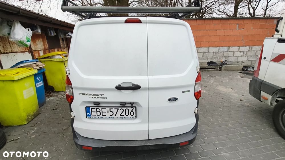 Ford Transit Courier - 4