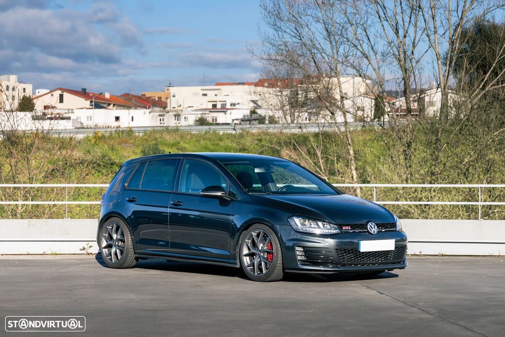 VW Golf GTI Performance BlueMotion - 1