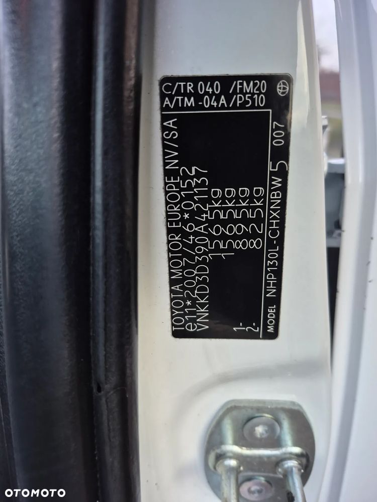 Toyota Yaris Hybrid 100 Business Edition - 16