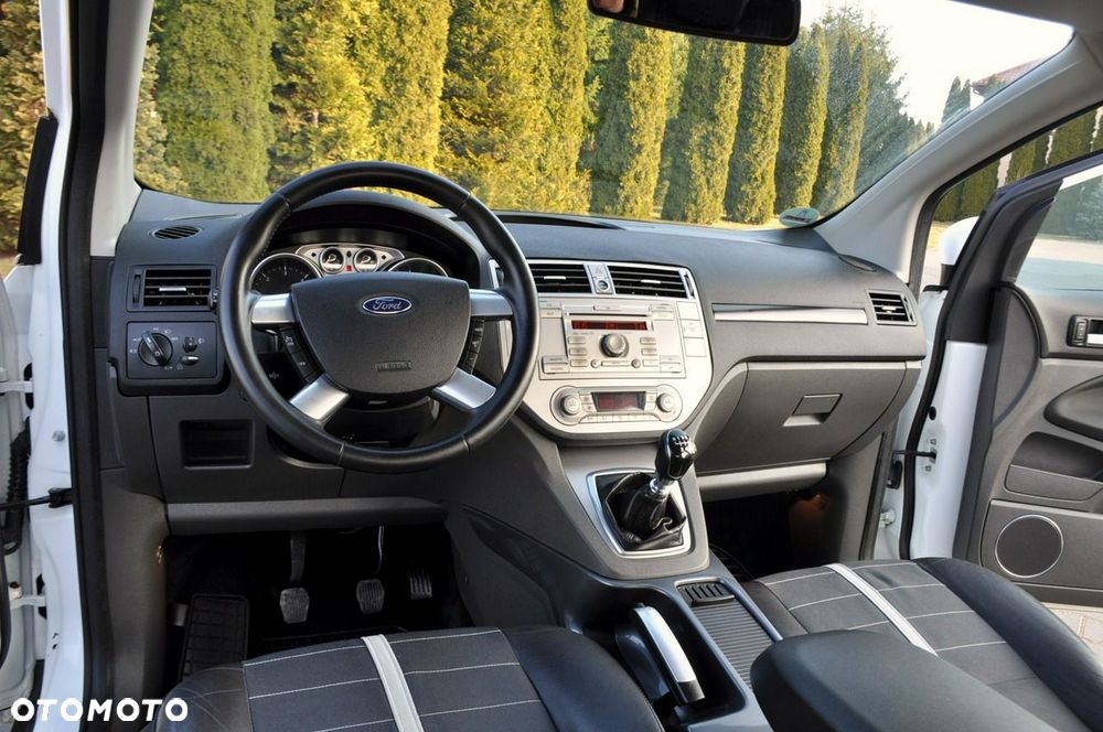 Ford Kuga - 28