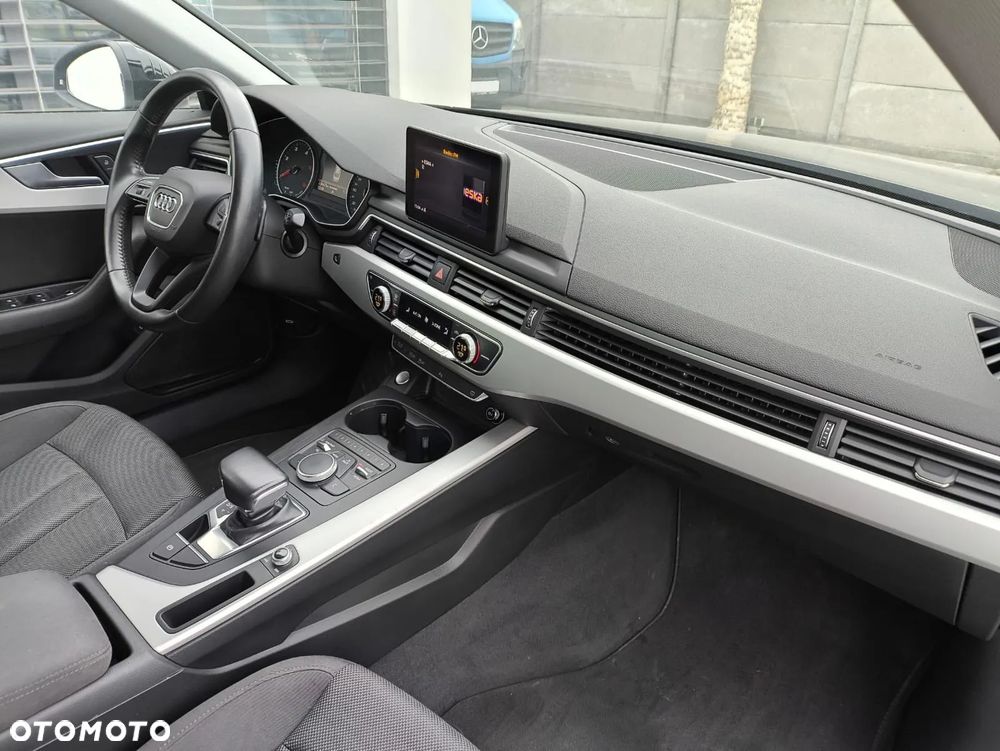 Audi A4 Limousine - 16