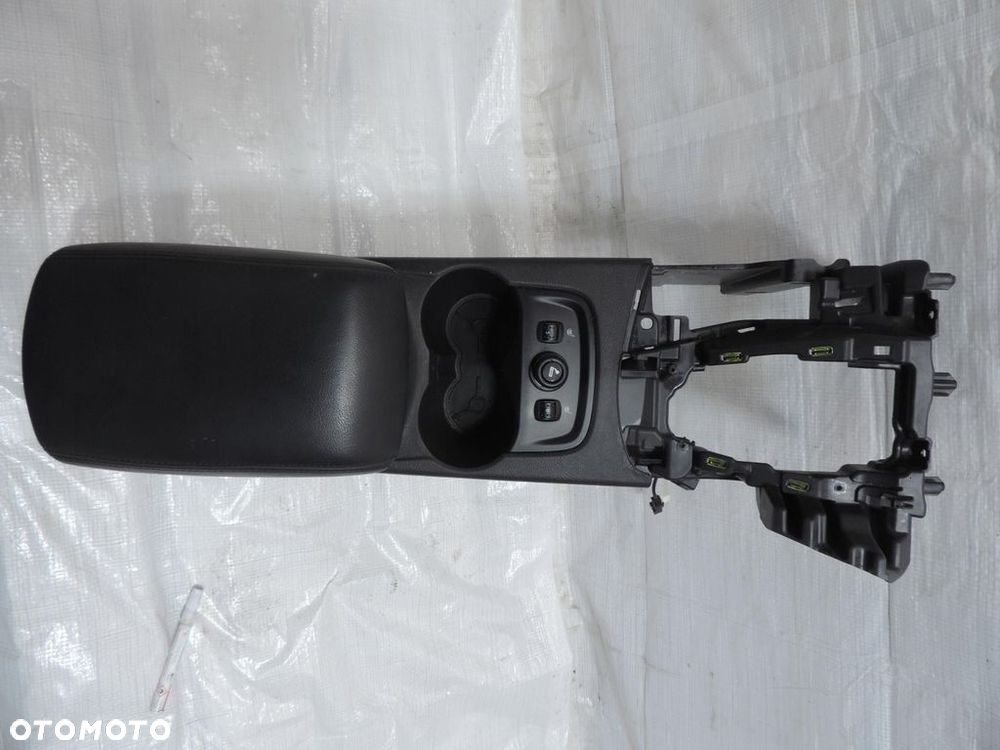 Ford Focus MK3 EUROPA Tunel środkowy grzanie foteli SD-0526-1024368-01 - 1