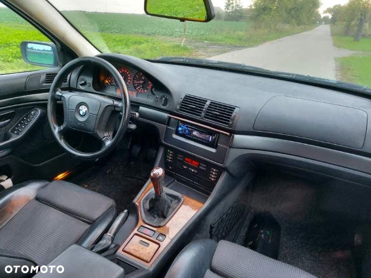 BMW Seria 5 520i - 8
