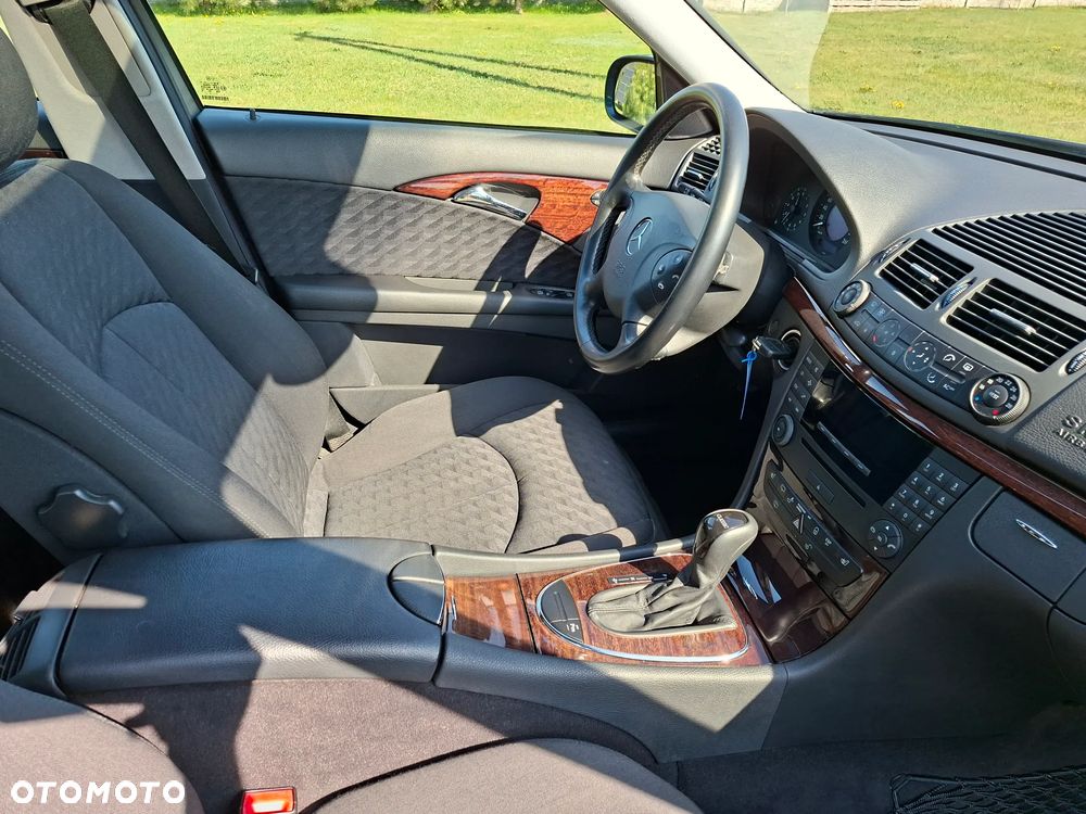 Mercedes-Benz Klasa E 200 Kompressor Automatik Classic - 19