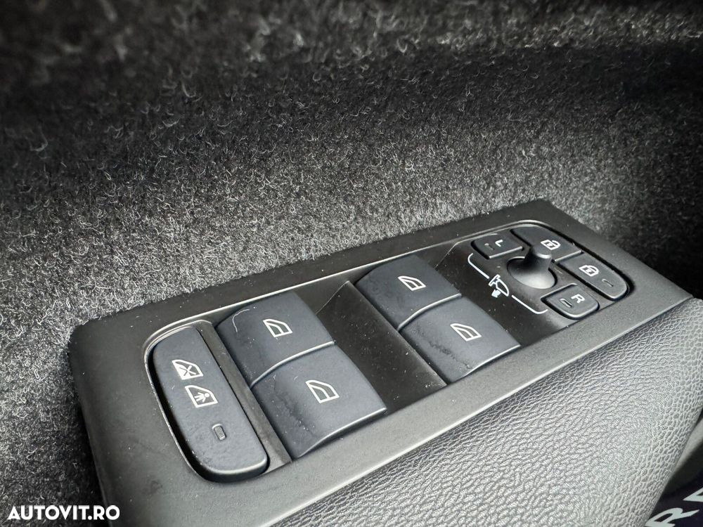 Volvo XC 40 T3 AT8 Momentum - 18