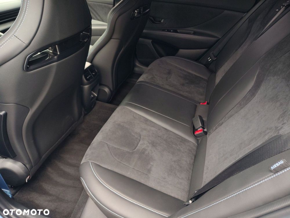 Hyundai Elantra - 27