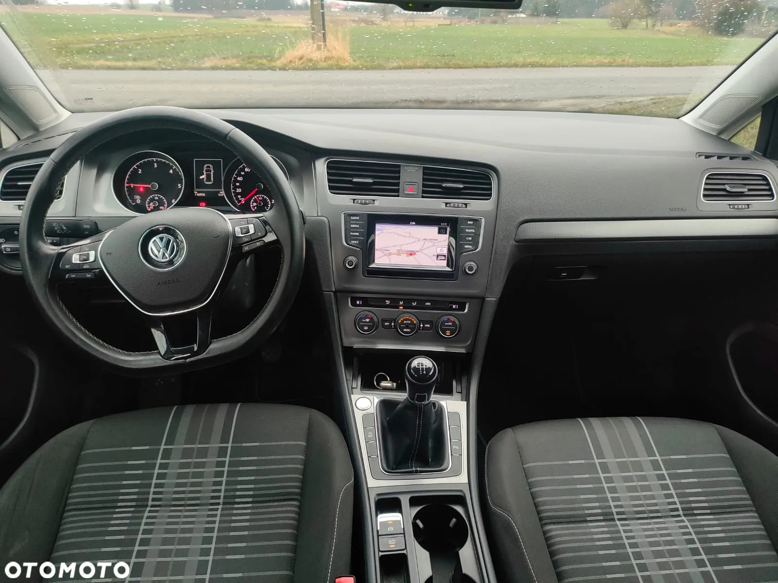 Volkswagen Golf - 8