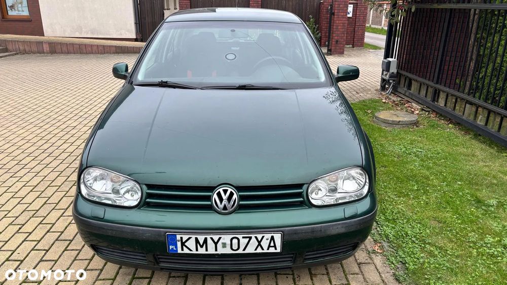 Volkswagen Golf - 1