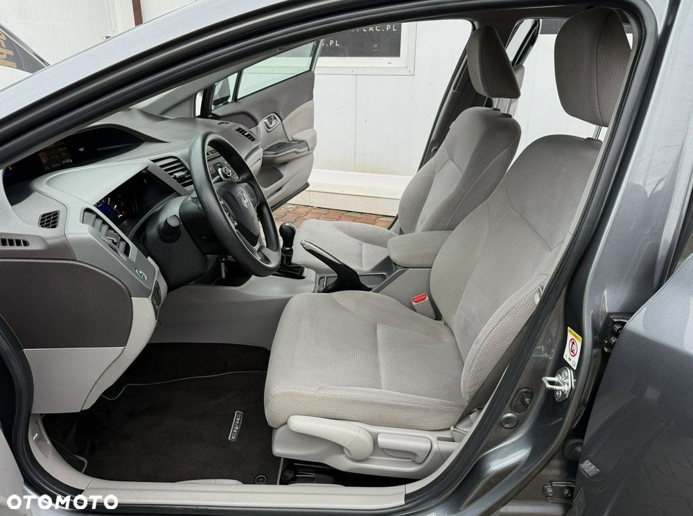 Honda Civic 1.8 i-VTEC Comfort - 18