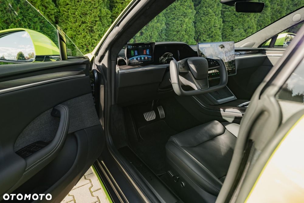 Tesla Model S - 9
