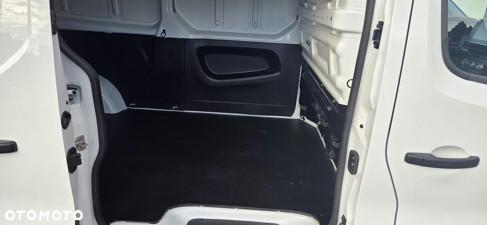 Renault Trafic - 13