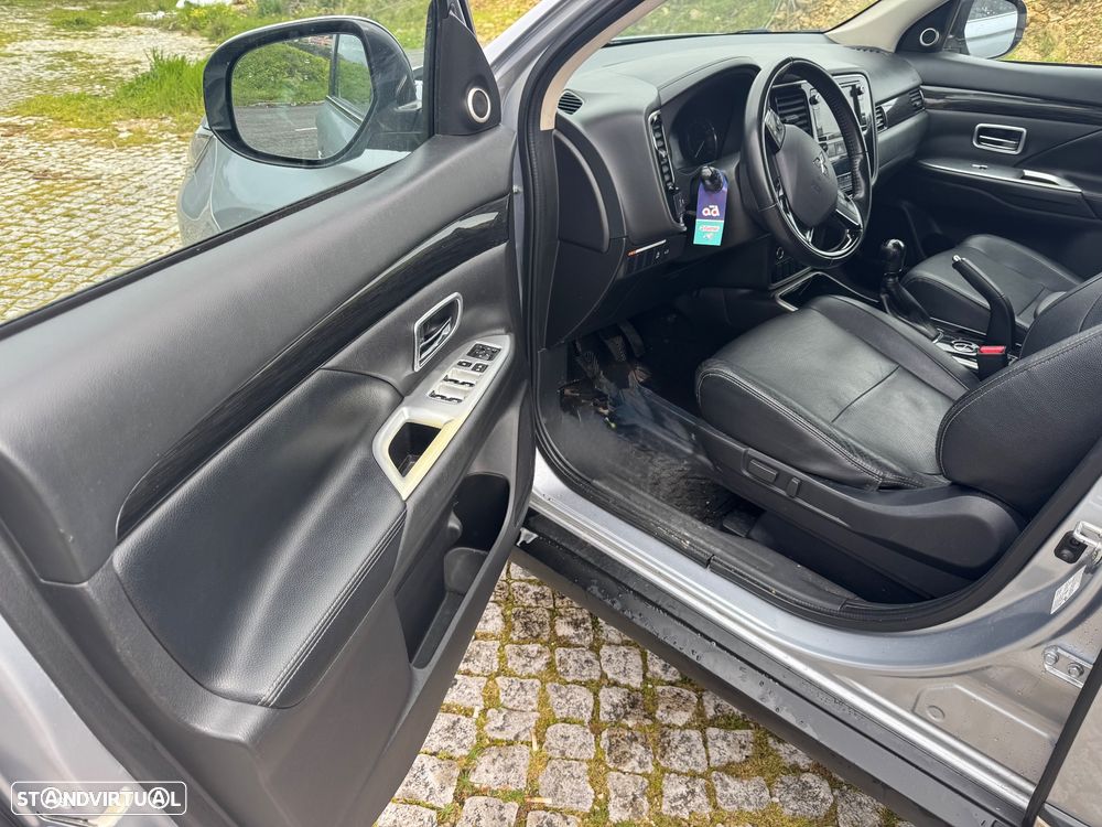 Mitsubishi Outlander 2.2 DI-D Instyle Navi - 7