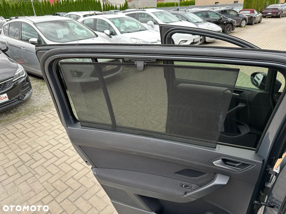 Volkswagen Touran - 28