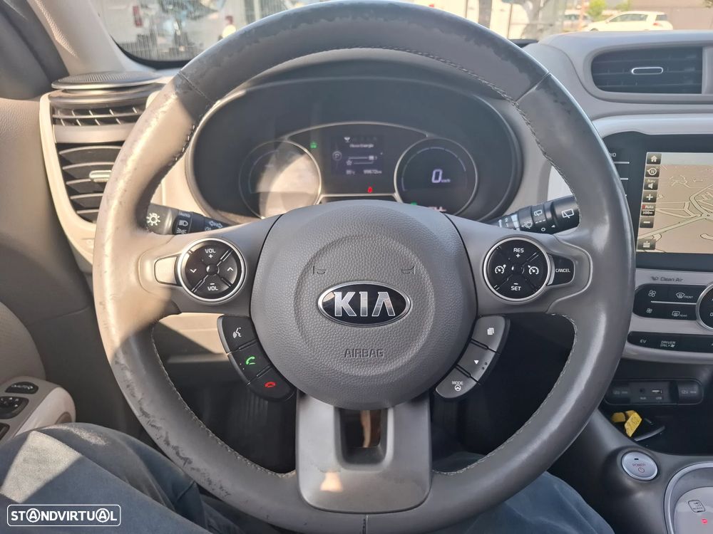 Kia e-Soul EV Play - 16