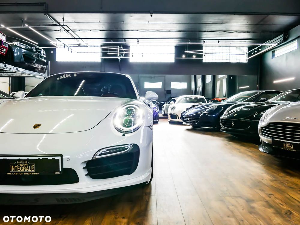 Porsche 911 Turbo S - 24