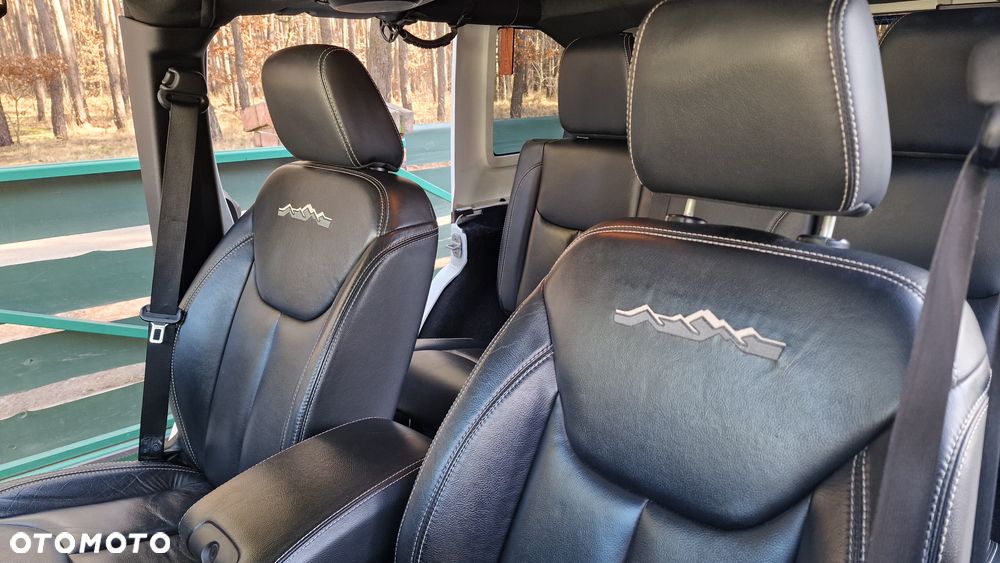 Jeep Wrangler 2.8 CRD Unlim Sahara - 19