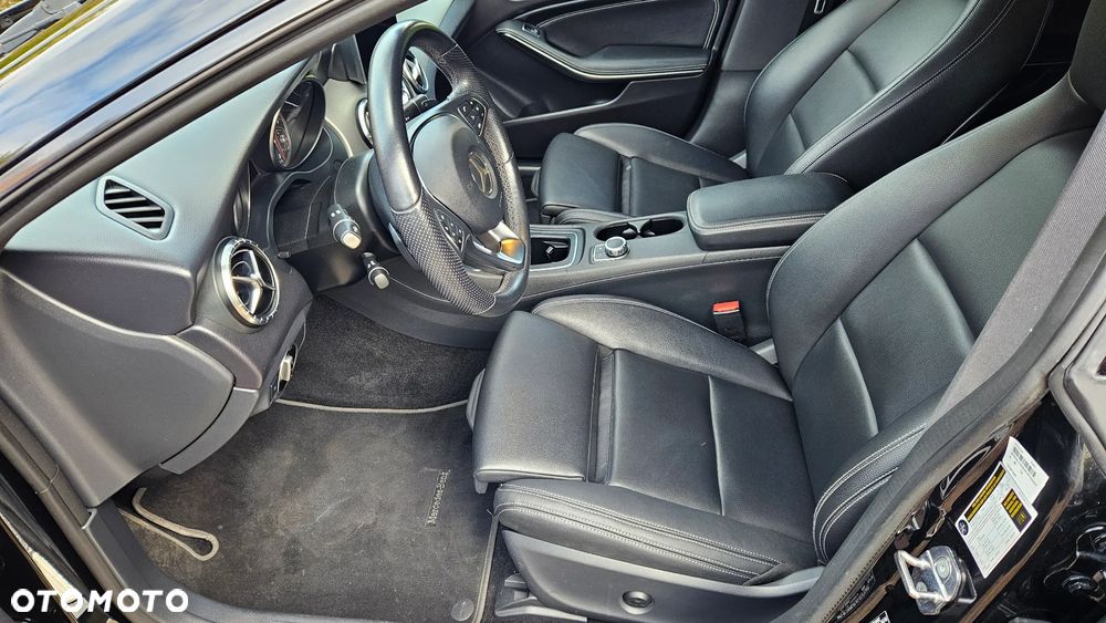 Mercedes-Benz CLA - 24