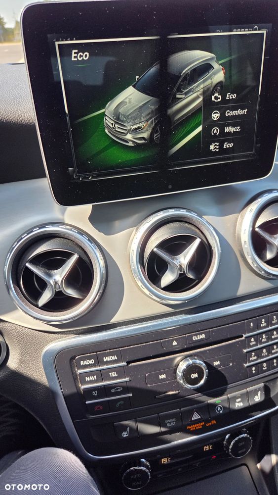 Mercedes-Benz GLA 200 7G-DCT AMG Line - 26