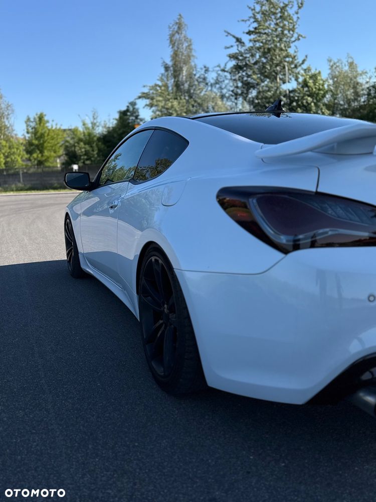 Hyundai Genesis Coupe 3.8 V6 Executive - 30