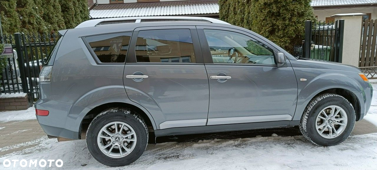 Mitsubishi Outlander 2.4 4WD CVT Instyle - 9
