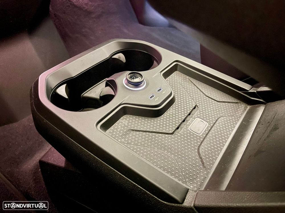 BMW iX xDrive 40 - 42