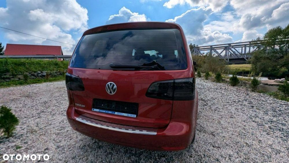 Volkswagen Touran - 17