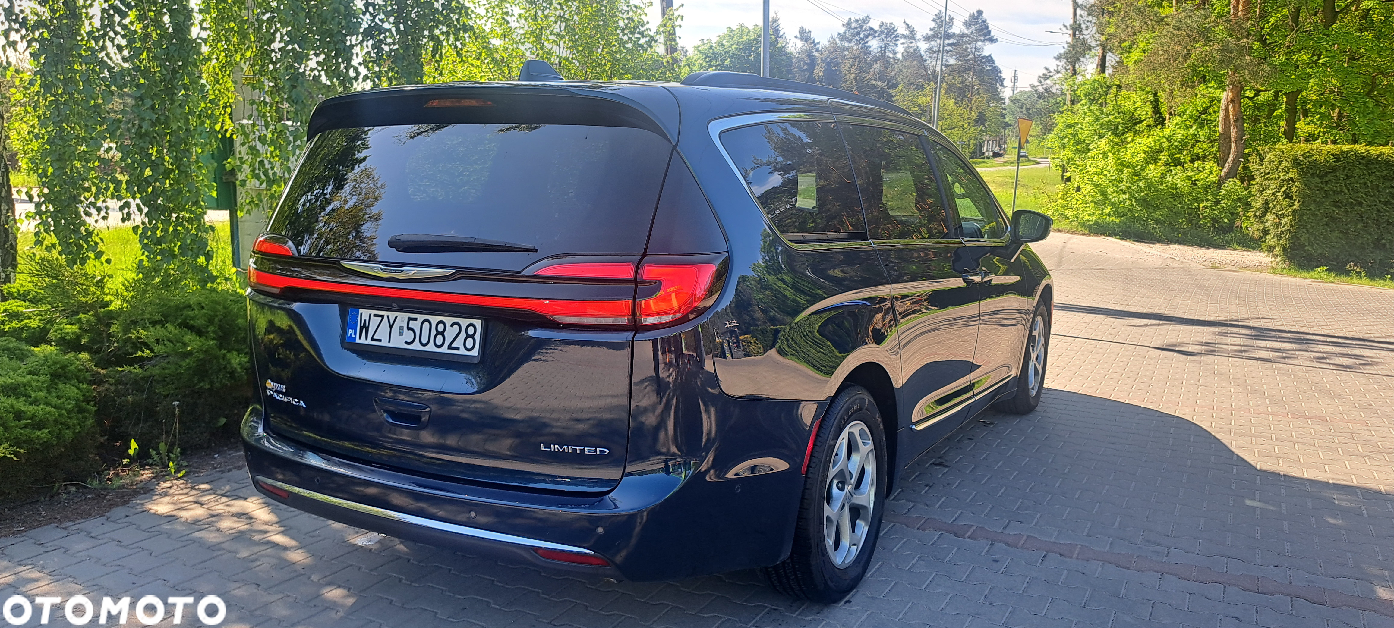 Chrysler Pacifica - 13