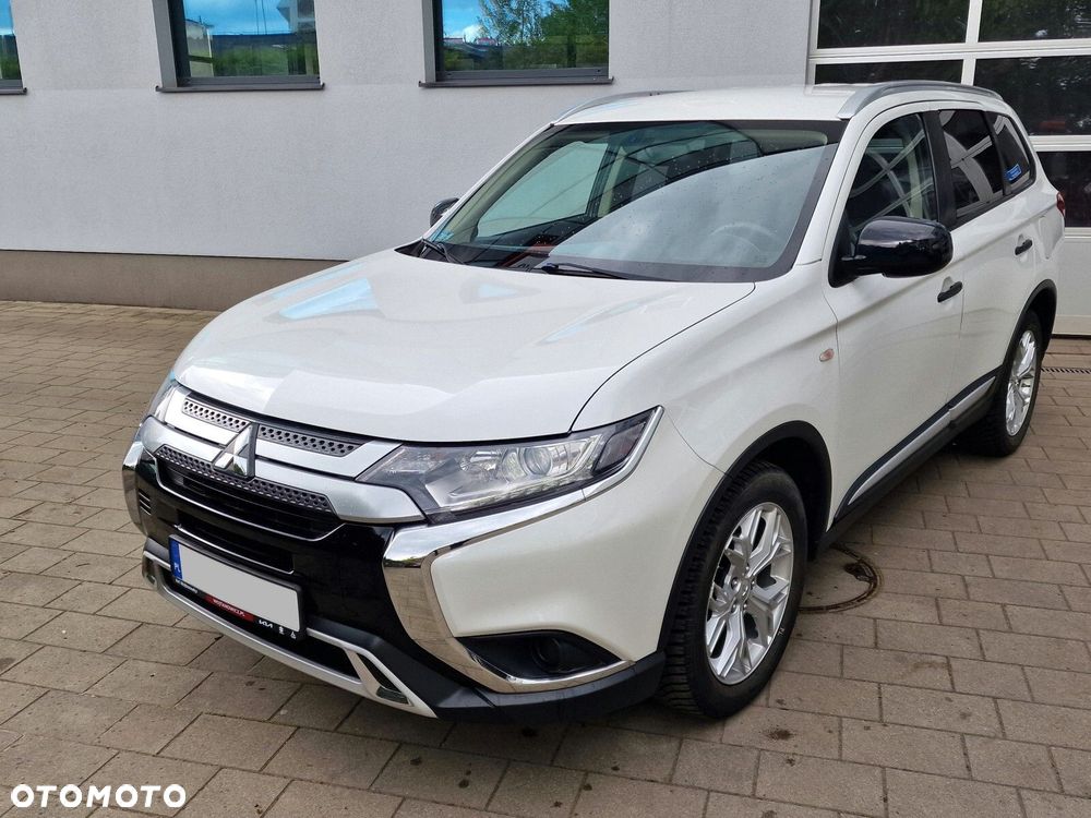 Mitsubishi Outlander 2.0 Invite + 2WD - 1