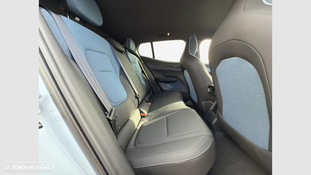 Volvo EX30 69 kWh Single Motor Extended Range Plus - 19