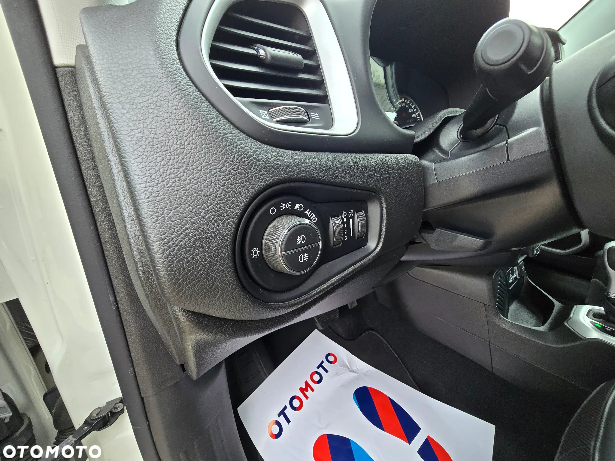 Jeep Renegade 1.4 MultiAir Limited FWD S&S - 24
