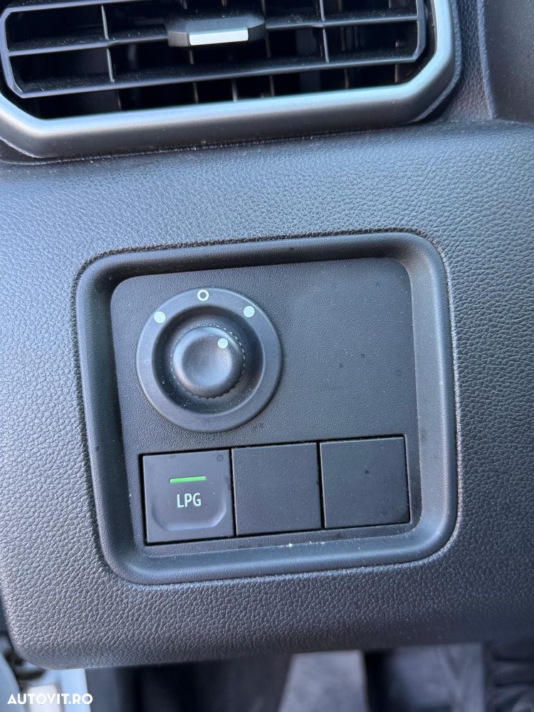 Dacia Duster TCe 90 Essential - 13