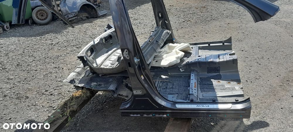 TOYOTA RAV4 IV 13-18 PRÓG PRAWY - 1