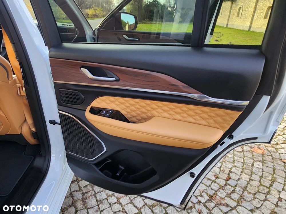 Jeep Grand Cherokee - 14