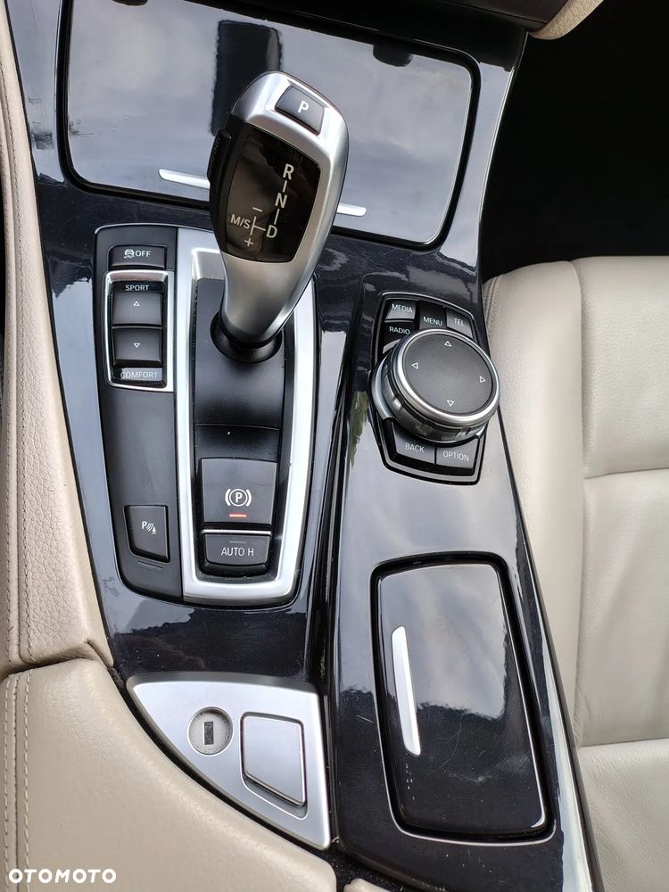 BMW Seria 5 518d Luxury Line - 11