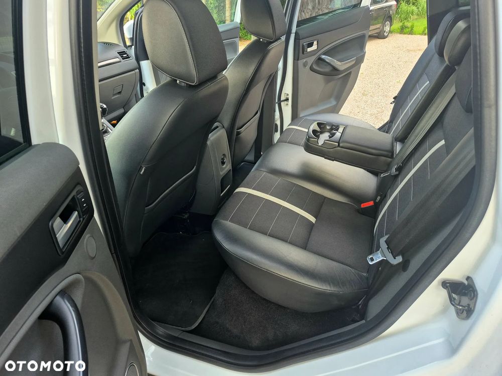 Ford Kuga - 17