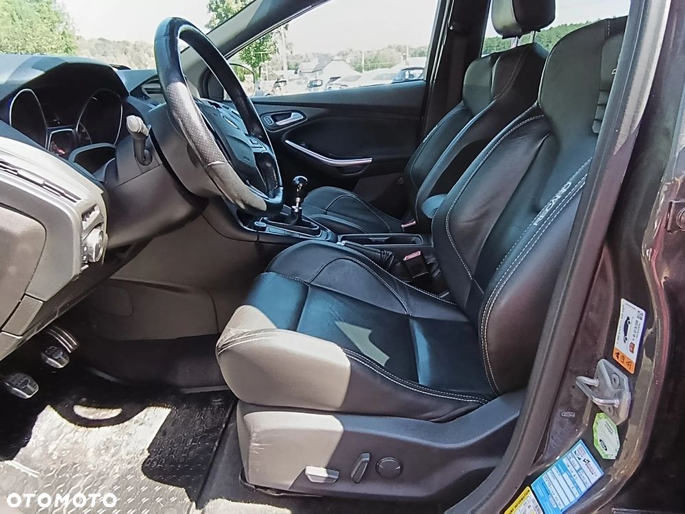 Ford Focus 2.0 EcoBoost ST - 23