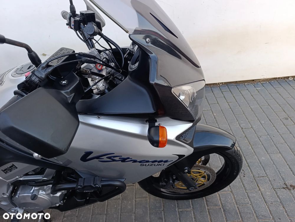 Suzuki V-STROM - 30