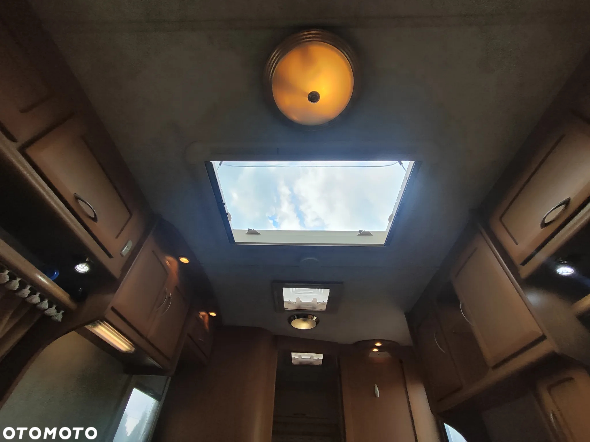 Elddis Hurricane - 24